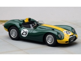 43-19b_lister-jaguar_moss_1er_silvesrtone_gp58_1