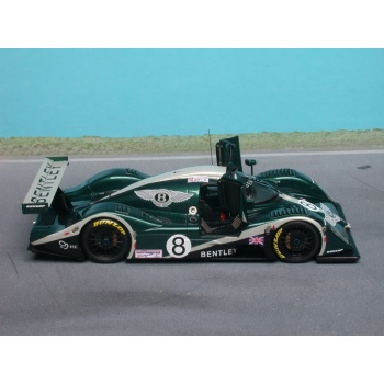 070 bentley exp speed 8 lm2002-4
